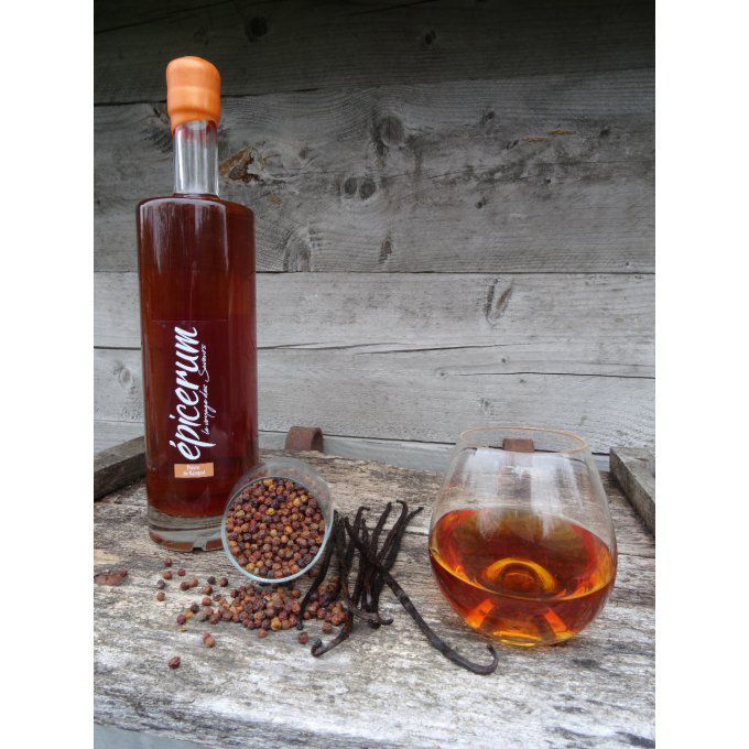 Rhum agricole de Martinique au poivre rouge de Kampot et à la vanille de Madagascar 35°